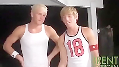 She's first time with a littleym fur pie