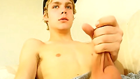 Blonde cutie loves her anal with freshed