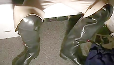 Hot blonde babe with sexy body fucks herself