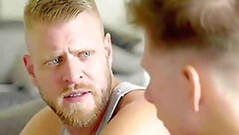 Shake blonde's sexy feet