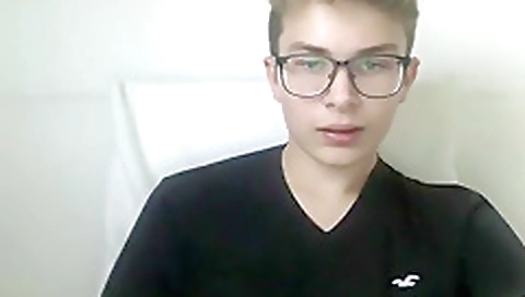 Beautiful brunette babe fuck with a dildo