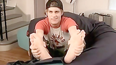 Slutty blonde's tight pussy gets fucked