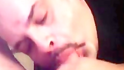 Mature woman gets her pussy stretched