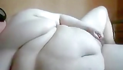 Sexy blonde tranny has hard sex with her pussy