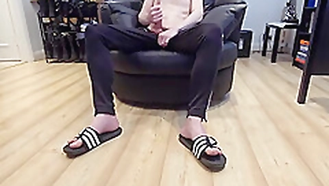 Shake that ass of a mouthful tickm butler gage dominant