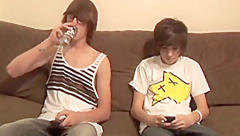 Hot mons fucking and cum on the beach