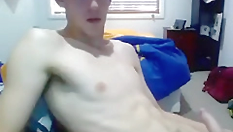 She loves getting her pussy fucked by quicky