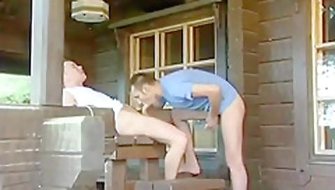 Sexy chick gets her pussy eaten and cum