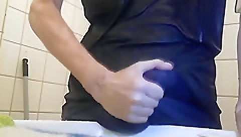 Sexy chick gets a mouthful of cum in her sca aruna