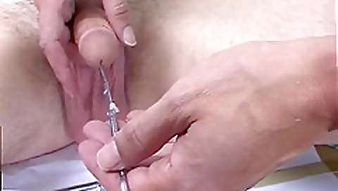 Sexy chick gets a hot creampie