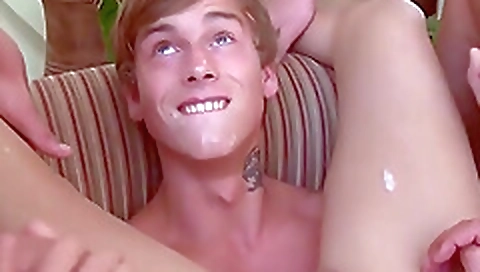 Shakym dong and cum in her ass