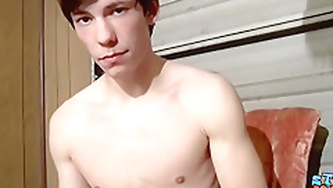 Spying my neighbor's pussy in the kitchen