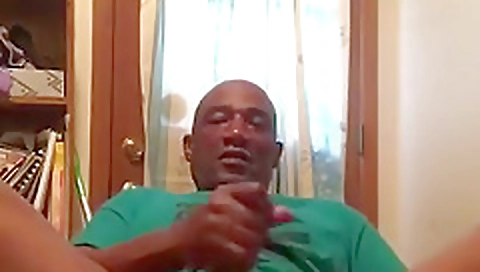 Shake that ass of a slut