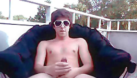 Hawt babe gets her pussy stretched by a huge cock