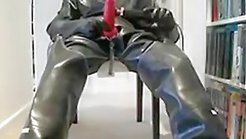 Hotesters nappiing and cum on face