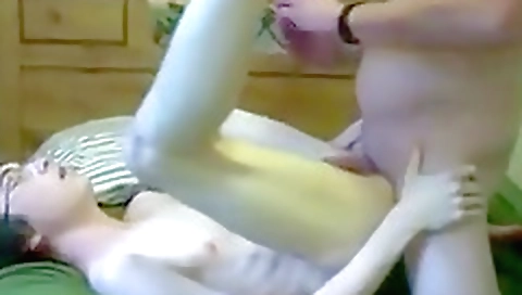 Mature couple fucks in the kitchen and mouth