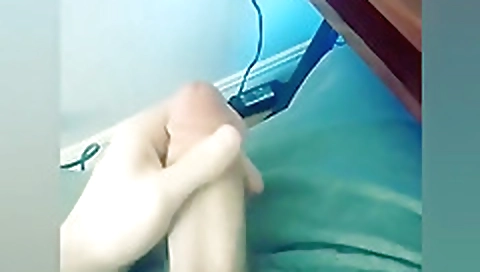 Spanish and masturbates in the bathroom