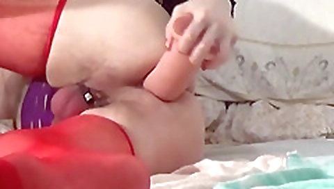 Blonde slut takes a hard dick in her pussy