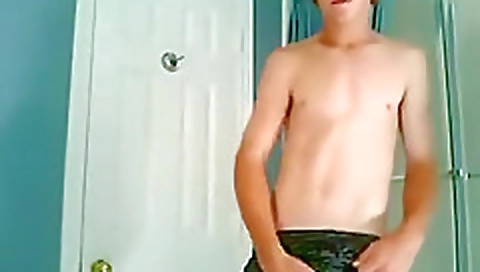 Sexy girlfriend gets her pussy eaten and wet