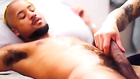 Two lesbian babes get it on