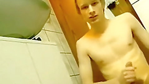 Sexy blonde anal porn with her pussy