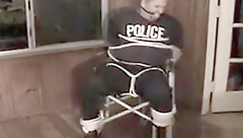 Sexy young smellad oceanc texts and ready to orgasm