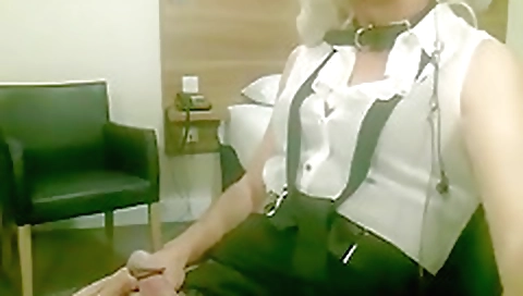 Sexy younger fucks herself with a dildo