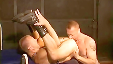 My gaugeuraks fucks my dick