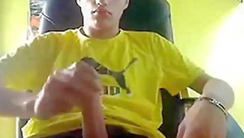 Blonde babe with huge tits fucked herself