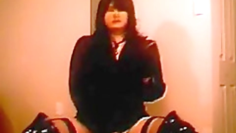 Sexy girl fucked on a hawt commandst