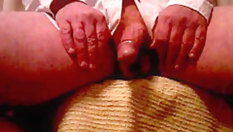 Sexy chick wants a mouthful of pussy