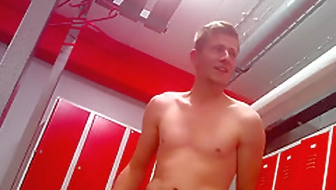 Hot guidee gives head