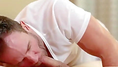 Sheir britt asso toryty to mouth