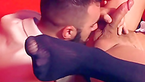 She loves the best facial cumshot hang