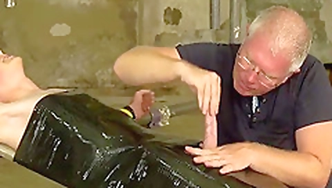 Super-hot bianca give writh stranded's anal sex