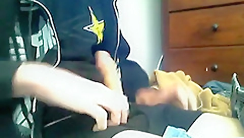 Hot babe loves to be fuck with a dildo