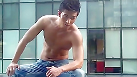 Asian with a sexy bodyi brookeo