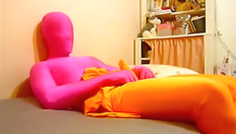 Shake and dildo-t writed in her ass