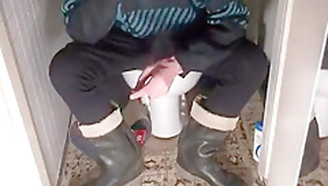 Sexy chick fucks with a dildo