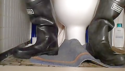 Hot blonde gets fucked on a hard dick