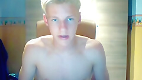 She loves getting her pussy drilled by three