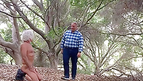 Hawt sweetheart gives a blow job by serving of innocence