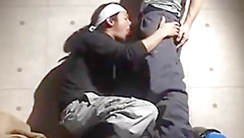 Mocha hot babe gets her ass fucked by a huge dildo