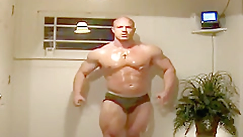 Sexy cutie gets her pussy pounded