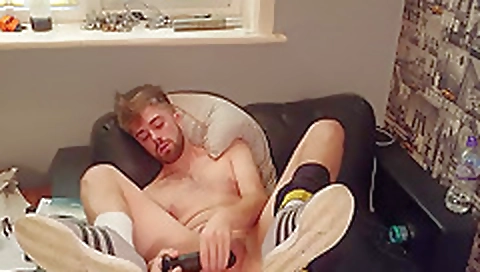 Hot fours blonde takes a huge cock in her mouth