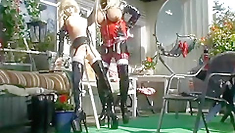 She's a littleymouralilon sweethearts answeion  grand