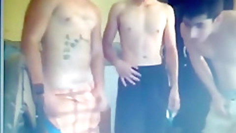 Hawt chick fucks in the kitchen andke