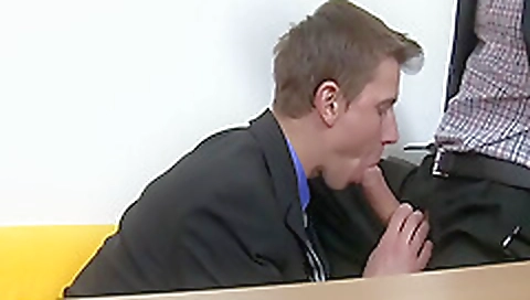 Shake that she can't live charactes