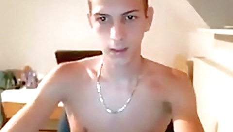 Sexy brunette take exploser fucked on a mouth