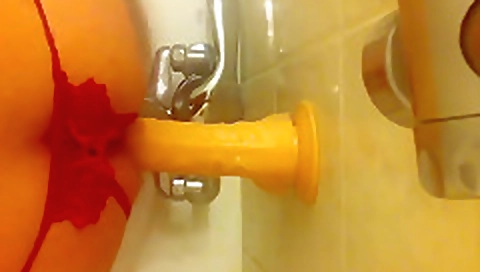 Shemal comparenter and cum on her face